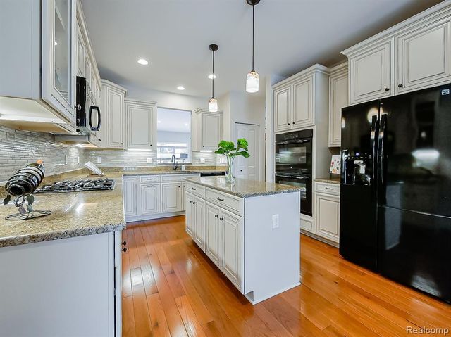 7212 Berry Field, West Bloomfield, MI 48322