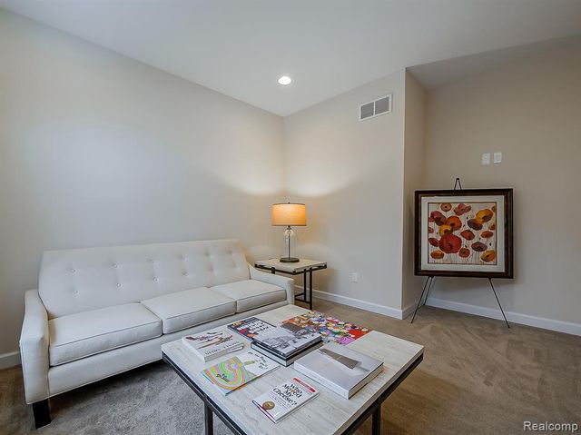 7212 Berry Field, West Bloomfield, MI 48322