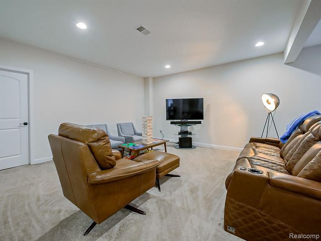 7212 Berry Field, West Bloomfield, MI 48322