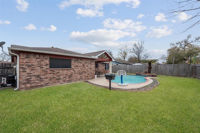 123 Ballantrae Lane, Houston, TX 77015