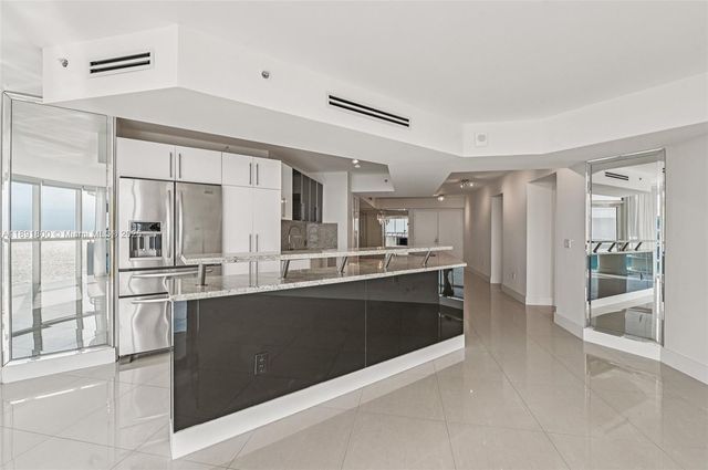 6301 Collins Ave 2203, Miami Beach, FL 33141