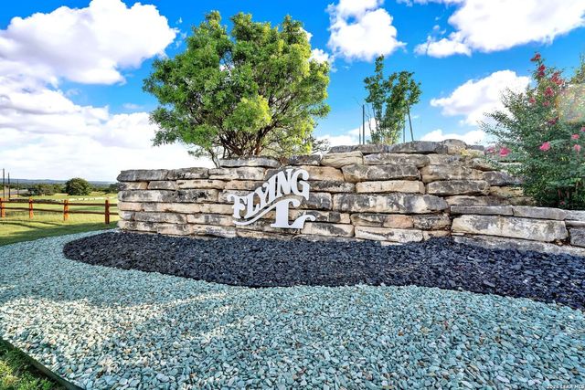 445 Spanish Grant, Bandera, TX 78003