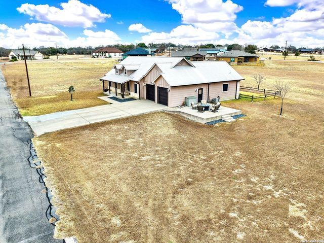 445 Spanish Grant, Bandera, TX 78003