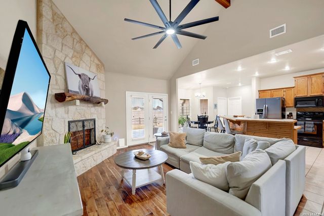 445 Spanish Grant, Bandera, TX 78003