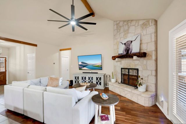 445 Spanish Grant, Bandera, TX 78003