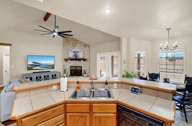 445 Spanish Grant, Bandera, TX 78003