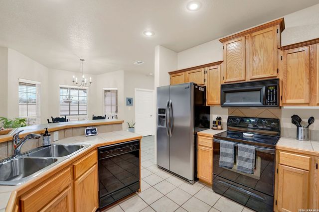 445 Spanish Grant, Bandera, TX 78003