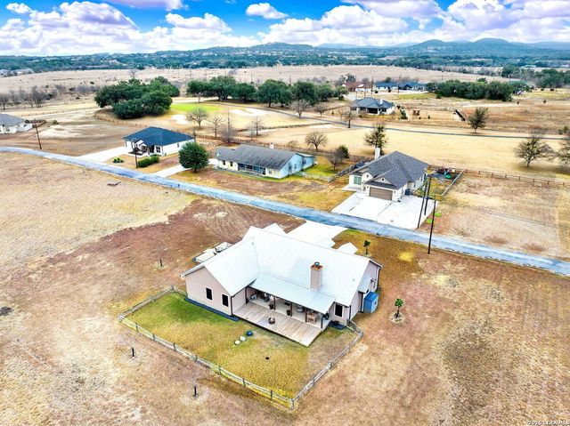 445 Spanish Grant, Bandera, TX 78003