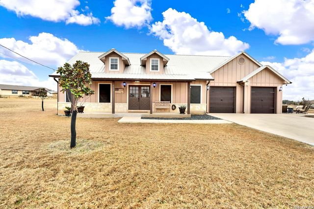 445 Spanish Grant, Bandera, TX 78003