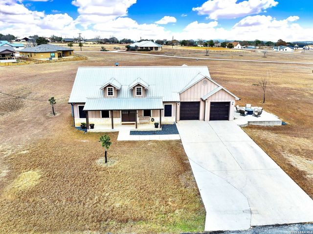 445 Spanish Grant, Bandera, TX 78003