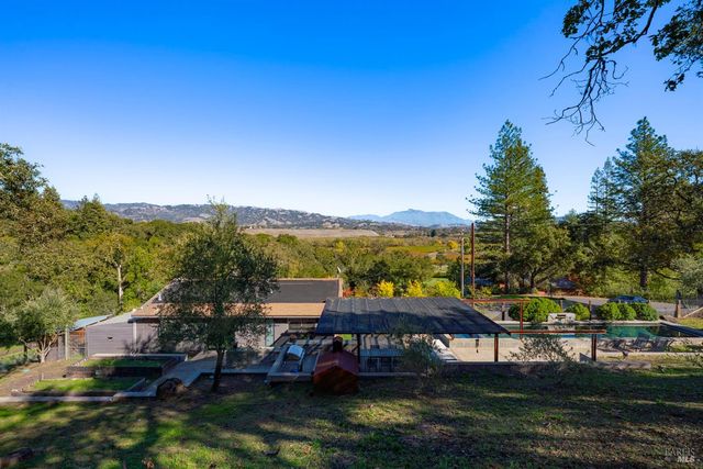 5100 W Soda Rock Ln, Healdsburg, CA 95448