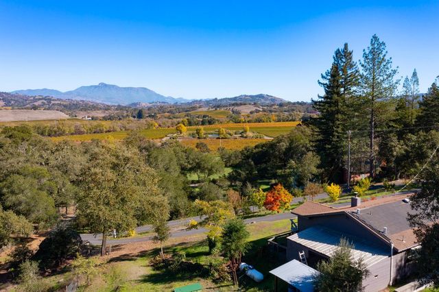 5100 W Soda Rock Ln, Healdsburg, CA 95448