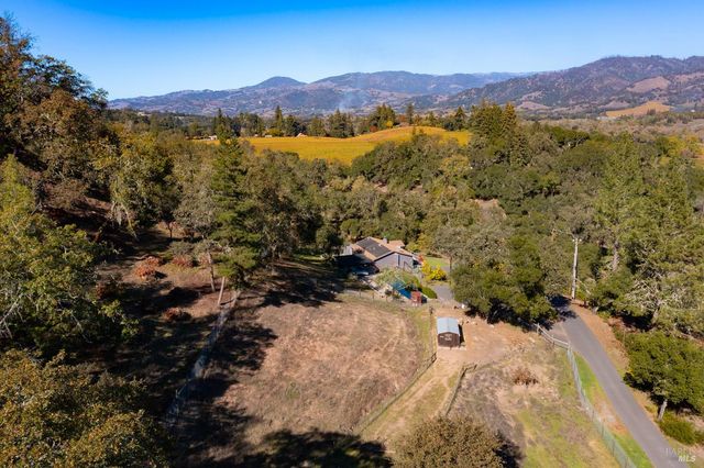 5100 W Soda Rock Ln, Healdsburg, CA 95448