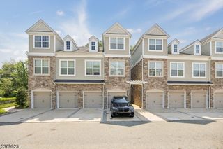 203 Welsh Pl, Morris Plains Boro, NJ 07950