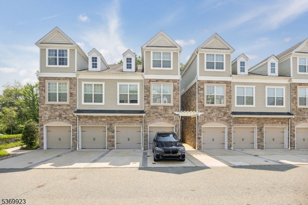 203 Welsh Pl, Morris Plains Boro, NJ 07950