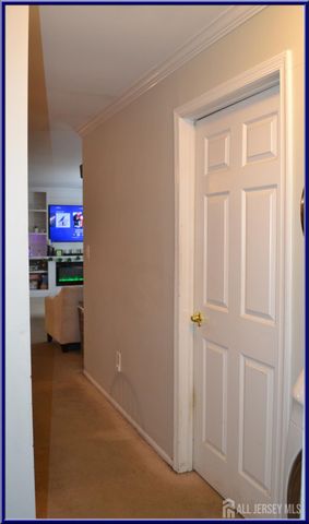 71 Eton Way, Franklin, NJ 08873