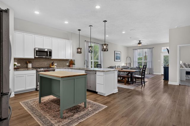 932 Wild Vine Pass, Brenham, TX 77833