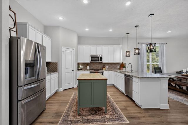 932 Wild Vine Pass, Brenham, TX 77833
