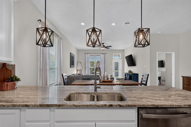 932 Wild Vine Pass, Brenham, TX 77833