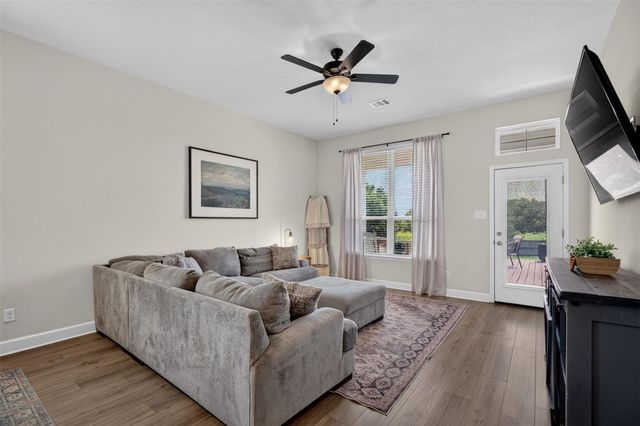 932 Wild Vine Pass, Brenham, TX 77833