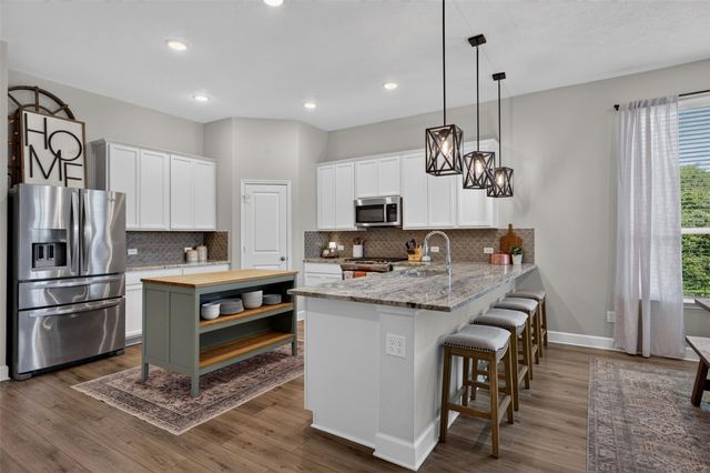 932 Wild Vine Pass, Brenham, TX 77833