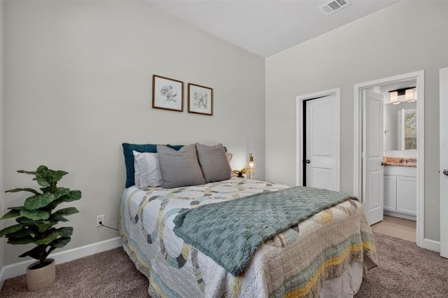 932 Wild Vine Pass, Brenham, TX 77833