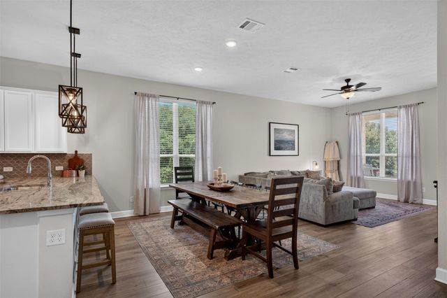 932 Wild Vine Pass, Brenham, TX 77833