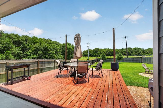 932 Wild Vine Pass, Brenham, TX 77833