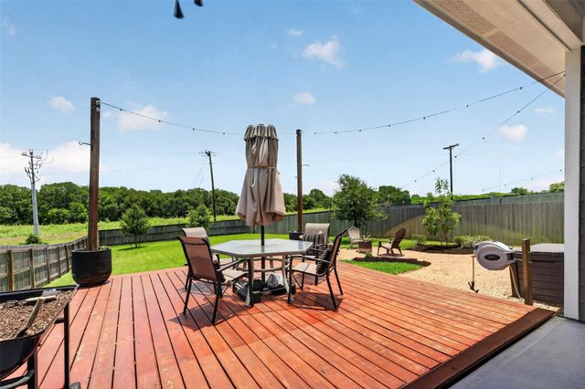 932 Wild Vine Pass, Brenham, TX 77833