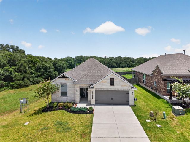 932 Wild Vine Pass, Brenham, TX 77833