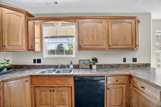 4765 S 130th Road, Bolivar, MO 65613