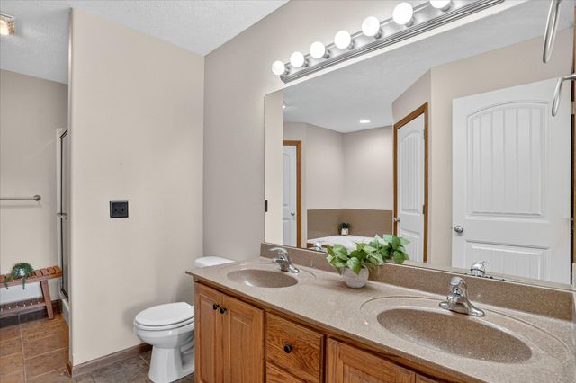 4765 S 130th Road, Bolivar, MO 65613