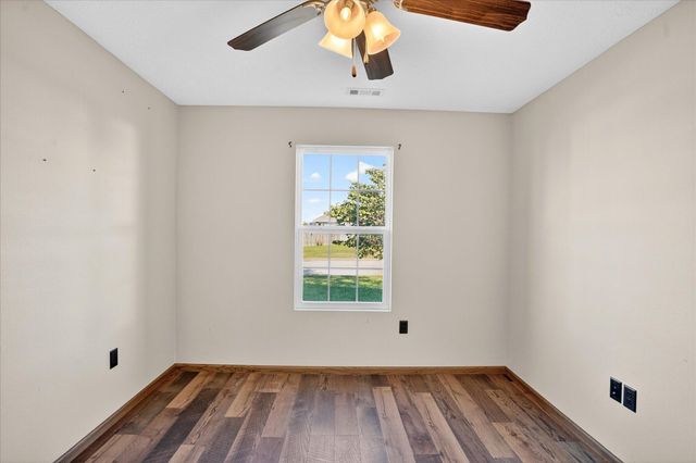 4765 S 130th Road, Bolivar, MO 65613