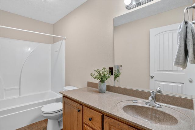 4765 S 130th Road, Bolivar, MO 65613