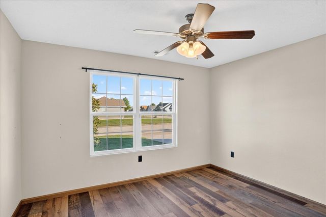 4765 S 130th Road, Bolivar, MO 65613