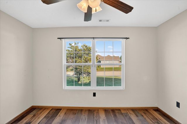 4765 S 130th Road, Bolivar, MO 65613