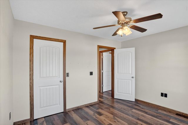 4765 S 130th Road, Bolivar, MO 65613