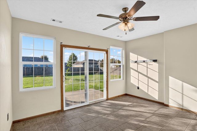 4765 S 130th Road, Bolivar, MO 65613