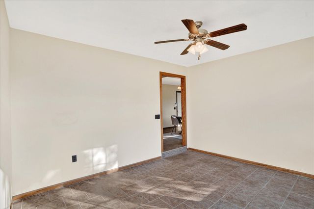 4765 S 130th Road, Bolivar, MO 65613