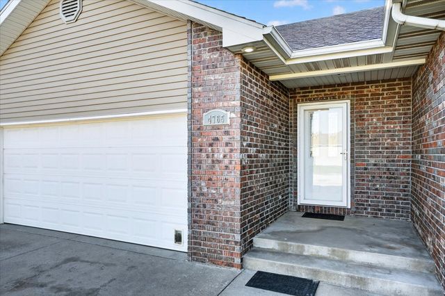 4765 S 130th Road, Bolivar, MO 65613