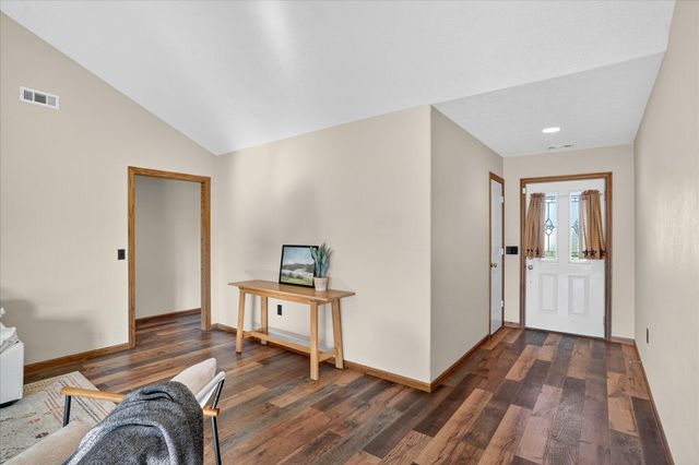 4765 S 130th Road, Bolivar, MO 65613