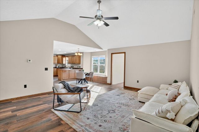 4765 S 130th Road, Bolivar, MO 65613