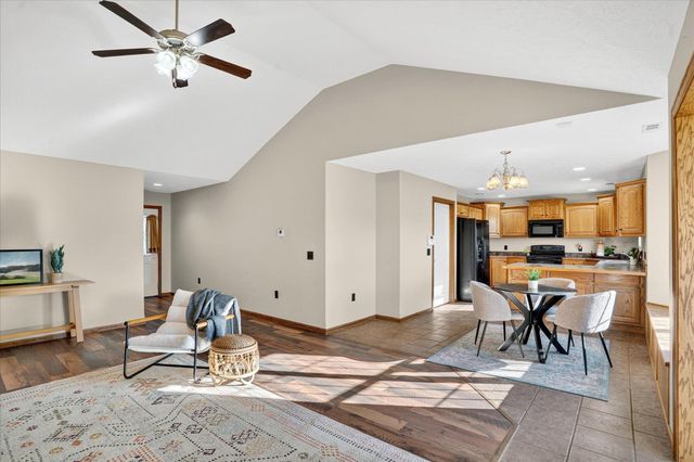 4765 S 130th Road, Bolivar, MO 65613