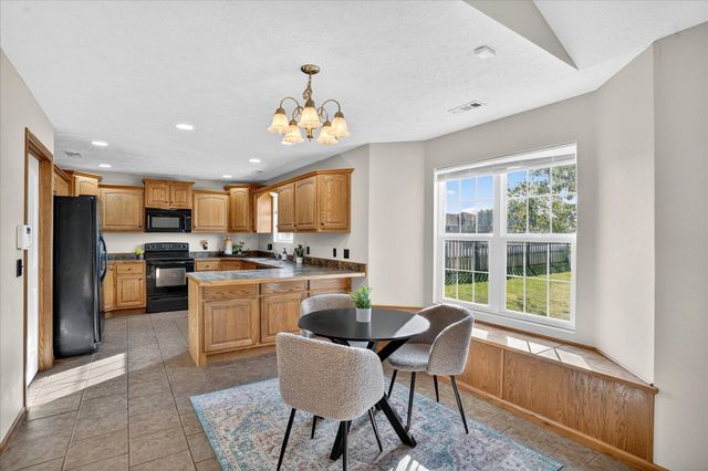 4765 S 130th Road, Bolivar, MO 65613