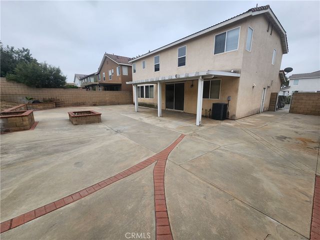 15752 Home Court, Fontana, CA 92336