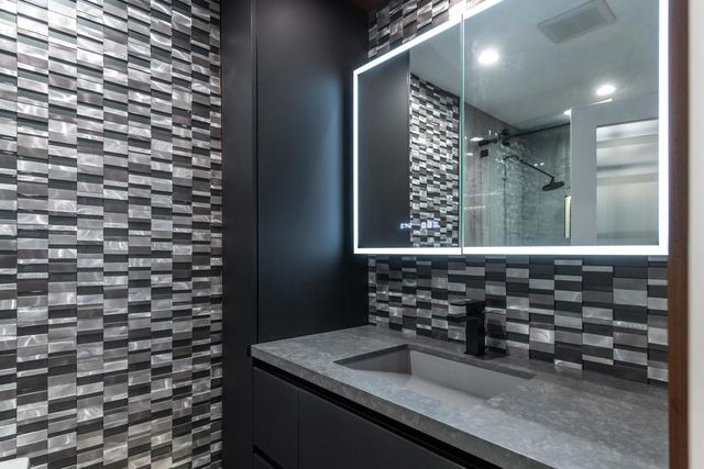 500 E Amado Road 223, Palm Springs, CA 92262