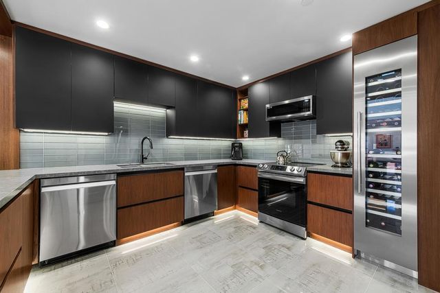 500 E Amado Road 223, Palm Springs, CA 92262
