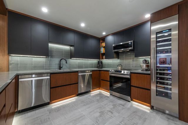 500 E Amado Road 223, Palm Springs, CA 92262