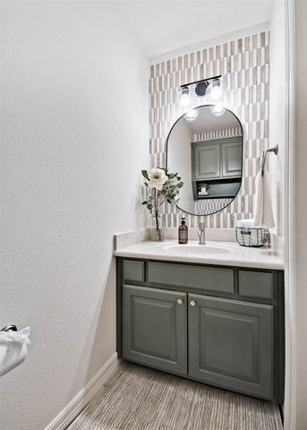 2200 S 18th Place, Rogers, AR 72758