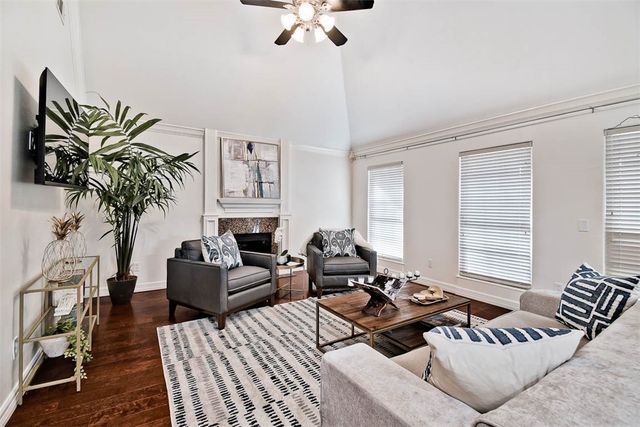 2200 S 18th Place, Rogers, AR 72758